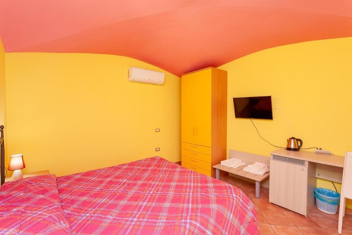 B&B Pettirosso Garden San Teodoro  Exterior foto